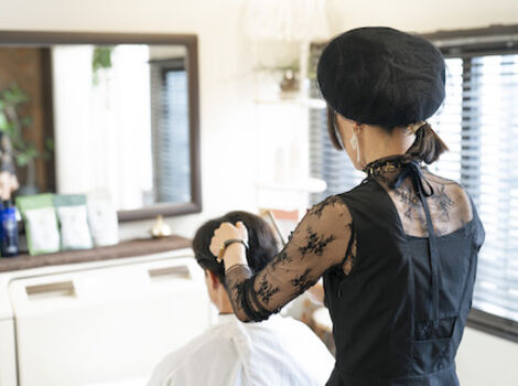 エコヴェーダヘナの美容室でカット